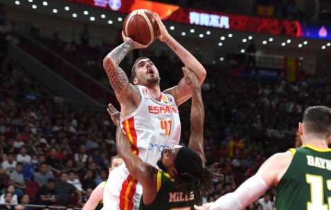 NG SPORTS-出色防守引爆全场！，浓眉哥意外战胜西班牙队比赛高潮迭起的简单介绍