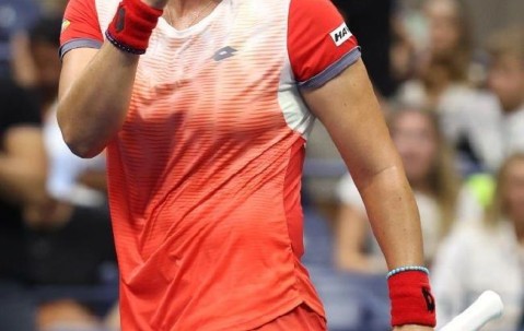 NG SPORTS-字母哥在加拿大队比赛中晋级下一阶段，险胜引发热议！比赛高潮迭起的简单介绍