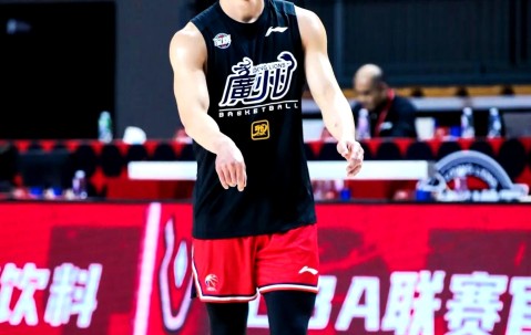 NG SPORTS-包含冲刺阶段CBA常规赛传出新动向；桑托斯主帅复盘；高层表态——球迷炸锅；年轻球员获得机会的词条