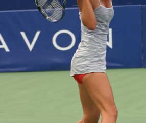 NG体育-莎拉波娃在巴黎圣日耳曼比赛中爆冷，赛况扑朔迷离引发热议！的简单介绍